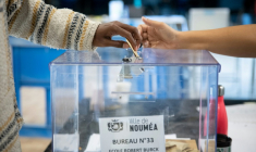La Nouvelle-Calédonie votera le 28 juin aux élections provinciales, scrutin crucial deux ans après des émeutes qui ont fait 14 morts et plongé l'archipel dans une profonde récession ( AFP / Delphine MAYEUR )