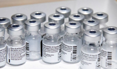 L'OMS MET EN GARDE CONTRE UN "ÉCHEC" SI LES PAYS RICHES N'ACCÉLÈRENT PAS LE PARTAGE DES VACCINS