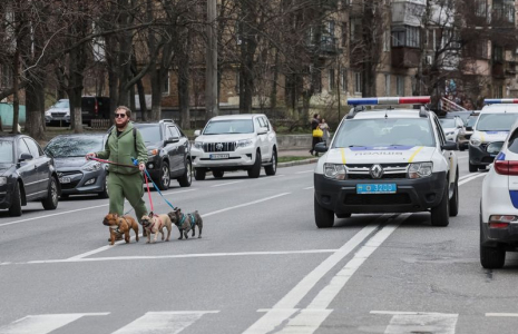 Zone proche du site d'un tir de missile russe à Kyiv