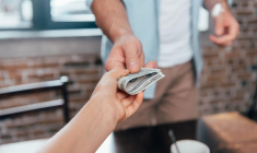 Une somme d’argent ayant fait l’objet d’une donation en usufruit fait désormais partie des actifs comptabilisés lors de l’ouverture d’une succession. ( crédit photo : Shutterstock )