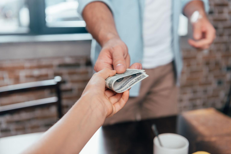 Une somme d’argent ayant fait l’objet d’une donation en usufruit fait désormais partie des actifs comptabilisés lors de l’ouverture d’une succession. ( crédit photo : Shutterstock )