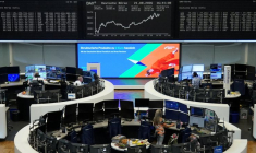 Le graphique de l'indice boursier allemand DAX est présenté à la Bourse de Francfort