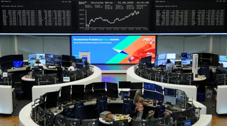 Le graphique de l'indice boursier allemand DAX est présenté à la Bourse de Francfort