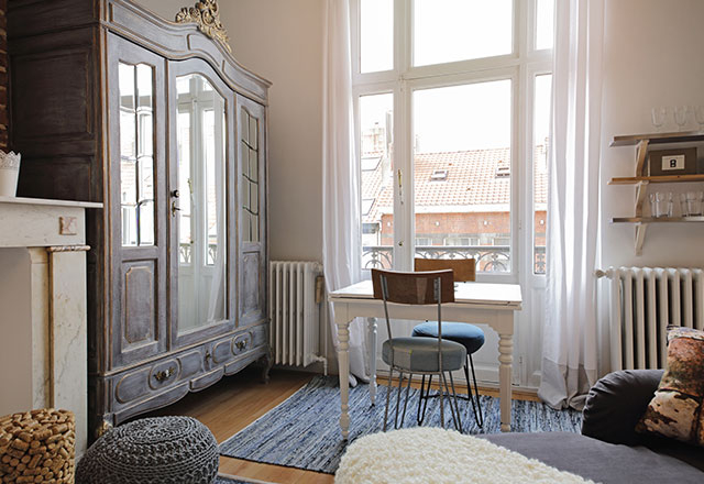 "À condition d’acquérir un appartement dans une zone touristique, qui réponde aux besoins de la clientèle ciblée, la location en meublé vous rapportera en moyenne 15% de plus que la location d’un appartement sans mobilier." (crédit : Adobe Stock)