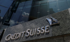 Le logo de Credit Suisse à l'extérieur d'un immeuble à Hong Kong