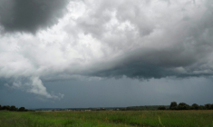 Météo-France a annoncé le passage de onze départements du sud-ouest de la France en vigilance orange à partir de lundi après-midi en raison d'un "épisode pluvio-orageux marqué" ( AFP / GUILLAUME SOUVANT )