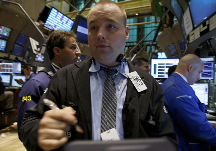 Les traders travaillent sur le parquet de la Bourse de New York