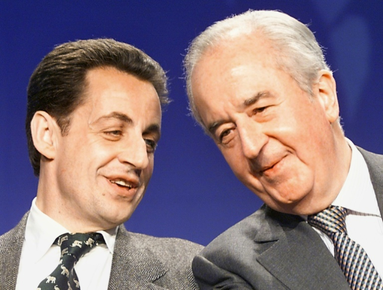 Nicolas Sarkozy et Edouard Balladur le 26 avril 1999 à Paris ( AFP / MANOOCHER DEGHATI )