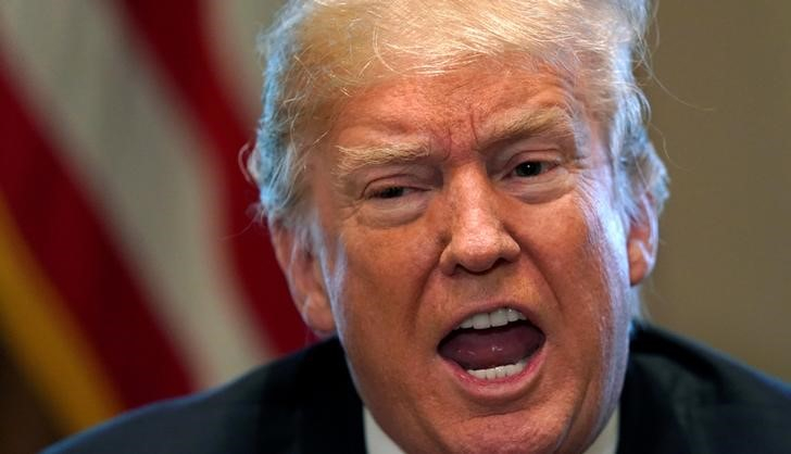 TRUMP DÉVOILE DE NOUVEAUX DROITS DE DOUANE SUR L'ACIER