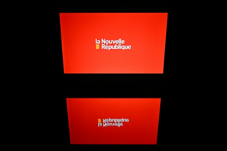Le logo du quotidien régional La Nouvelle République sur l'écran d'une tablette, le 20 janvier 2025 à Toulouse ( AFP / Lionel BONAVENTURE )