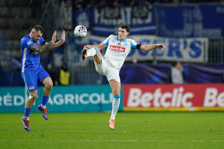 L'échange sympa entre Pavard et Renaux