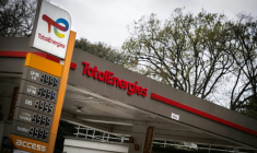 Une station-service du géant pétrolier français TotalEnergies à Toulouse, le 3 avril 2026 ( AFP / Lionel BONAVENTURE )