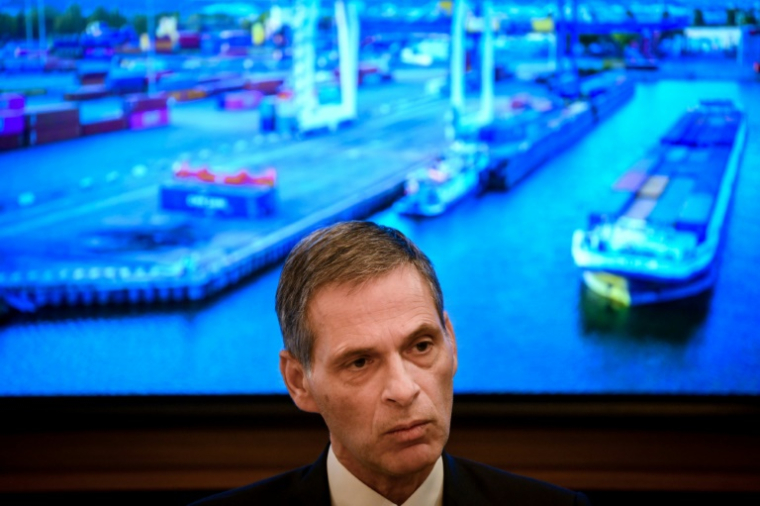 Le PDG de l'armateur français CMA CGM Rodolphe Saade le 5 février 2026, lors d'une conférence de presse à l'Hôtel Intercontinental de Lyon durant laquelle il a annoncé le lancement d'une barge électrique sur le Rhône à partir de 2028 pour développer le transport fluvial de marchandises décarboné ( AFP / OLIVIER CHASSIGNOLE )