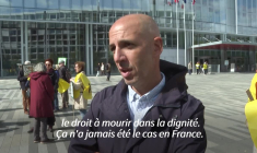 Le suicide assisté au cœur du procès à Paris de militants de l'aide à mourir