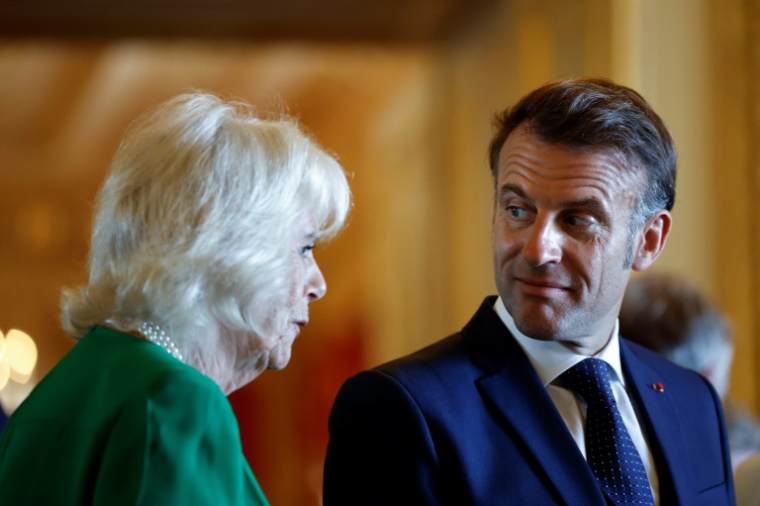 Emmanuel Macron au côté de la reine Camilla pour la première visite d'Etat au Royaume-Uni d'un président français en 17 ans, le 8 juillet 2025 ( POOL / BENJAMIN CREMEL )
