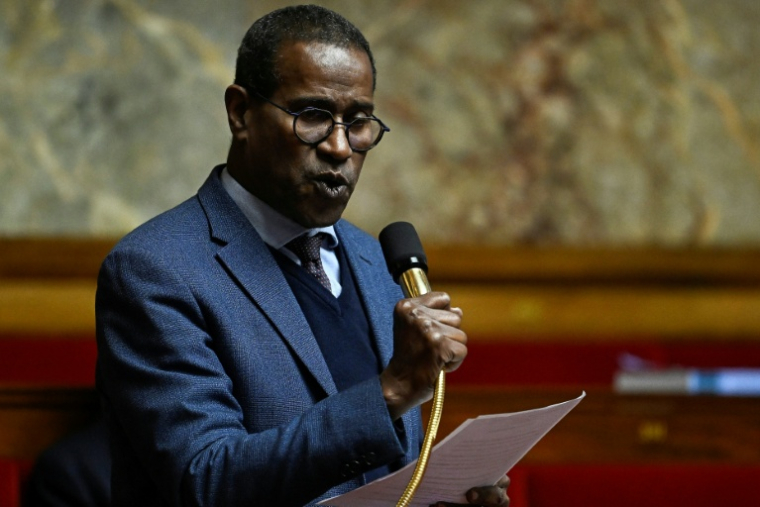 Le député Max Mathiasin à l'Assemblée nationale, le 19 novembre 2025 à Paris ( AFP / JULIEN DE ROSA )