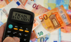 (Crédits photo : Adobe Stock - Calcul des frais bancaires annuels pour comparer avec les autres établissements)
