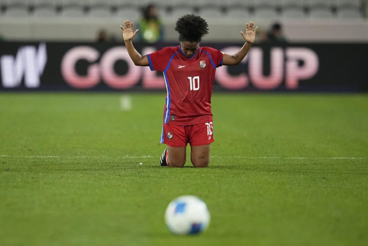 Le président de la Fédération panaméenne suspendu par la FIFA pour avoir traité une joueuse de « grosse »