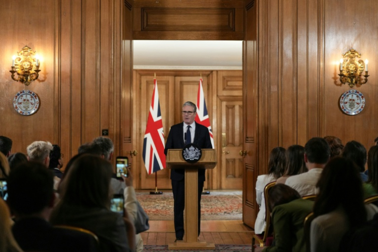 Le Premier ministre britannique Keir Starmer s'exprime lors d'une conférence de presse à Londres le 15 juin 2026 ( POOL / CARLOS JASSO )