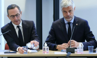 Le président des LR Bruno Retailleau, à gauche, et le président du groupe LR à l'Assemblée nationale, Laurent Wauquiez, à droite, le 20 mai 2025 à Paris ( AFP / Thomas SAMSON )
