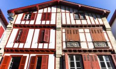 iStock-Joaquin Ossorio-Castillo