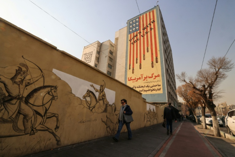 Une fresque anti américaine à Téhéran, le 6 janvier 2026 ( AFP / ATTA KENARE )