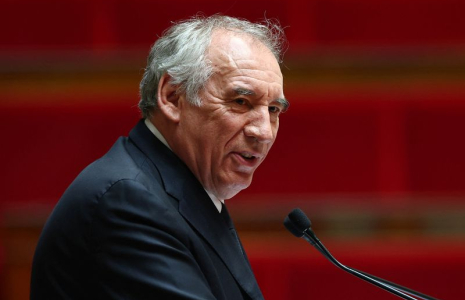 Le Premier ministre français François Bayrou prononce un discours à l'Assemblée nationale à Paris