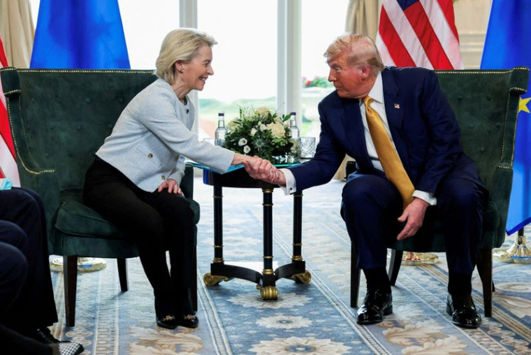 Le président américain Donald Trump et la présidente de la Commission européenne Ursula von der Leyen