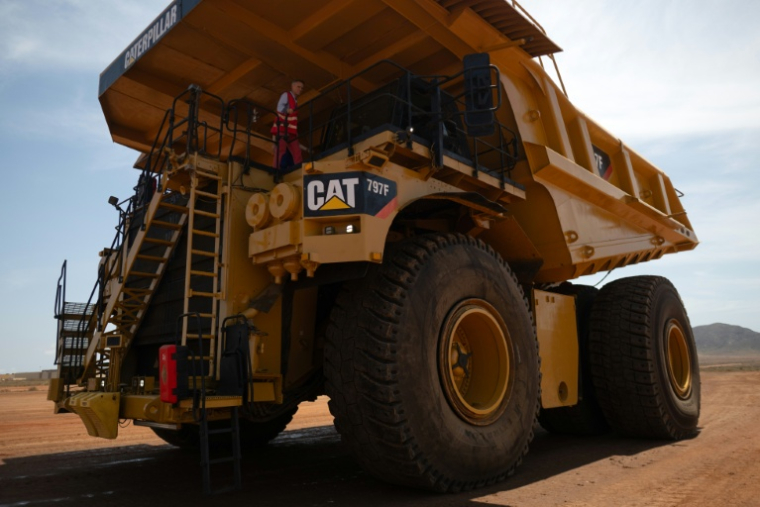 Des pneus pour engins lourds sont testés au Centre d'essai Michelin à Almeria, le 10 juin 2026 en Espagne ( AFP / JORGE GUERRERO )