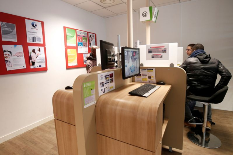 FRANCE: TAUX DE CHÔMAGE QUASI STABLE AU T3, TAUX D'EMPLOI AU PLUS HAUT