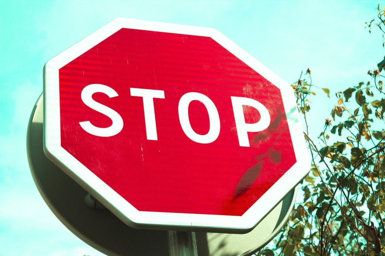 "Signaux Girod réalise bon an mal an 100 millions d'euros de chiffre d'affaires avec 800 salariés environ dans un métier totalement indispensable : la signalisation routière." (Crédits photo : Pixabay - Vivacia)