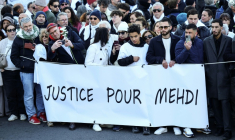 Marche en hommage à Mehdi Kessaci, à Marseille, le 22 novembre 2025 ( AFP / CLEMENT MAHOUDEAU )