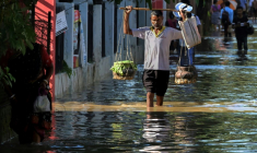 Rues inondées à Guwahati, en Inde, le 26 juin 2025 ( AFP / Biju BORO )