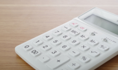 La flat tax va-t-elle augmenter d'ici les prochains mois ? ( Crédits photo: ©   琢也 栂- stock.adobe.com)