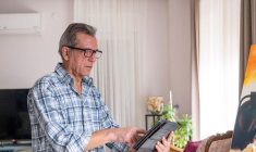 Jean est senior: il perçoit sa retraite et la pension de réversion de sa femme. Il voudrait augmenter ses revenus mensuels via des placements pertinents.