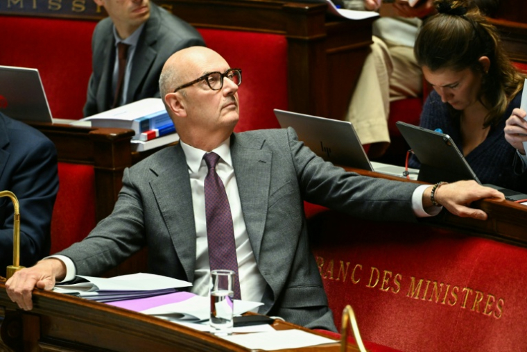 Le ministre des Finances Roland Lescure le 28 octobre 2025, à l'Assemblée nationale, à Paris ( AFP / Bertrand GUAY )