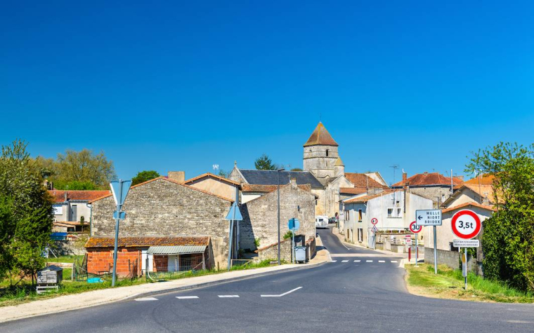 Commerce en milieu rural, des aides pour entreprendre-iStock-Leonid Andronov