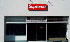 Un magasin de vêtements Supreme est visible sur Fairfax à Los Angeles, en Californie