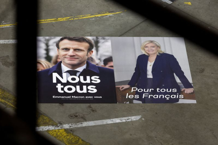 VEILLÉE D'ARMES POUR EMMANUEL MACRON ET MARINE LE PEN
