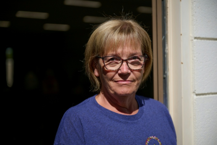 Denise Barber, une électrice qui s'inquiète du prix élevé du carburant, à Warren le 26 septembre 2026, aux Etats-Unis ( AFP / DUSTIN FRANZ )