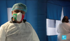 Covid-19 en Italie : des "chambres à câlins" dans les maisons de retraite