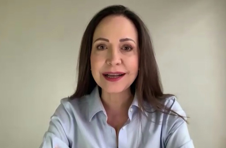 Une capture d'écran montrant la cheffe de l'opposition vénézuélienne Maria Corina Machado lors d'une interview de l'AFP via Zoom à Caracas le 15 mai 2025 ( AFP / AFP VIDEOGRAPHICS )
