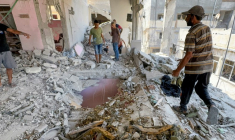 Site d'une frappe israélienne sur une maison dans la ville de Gaza