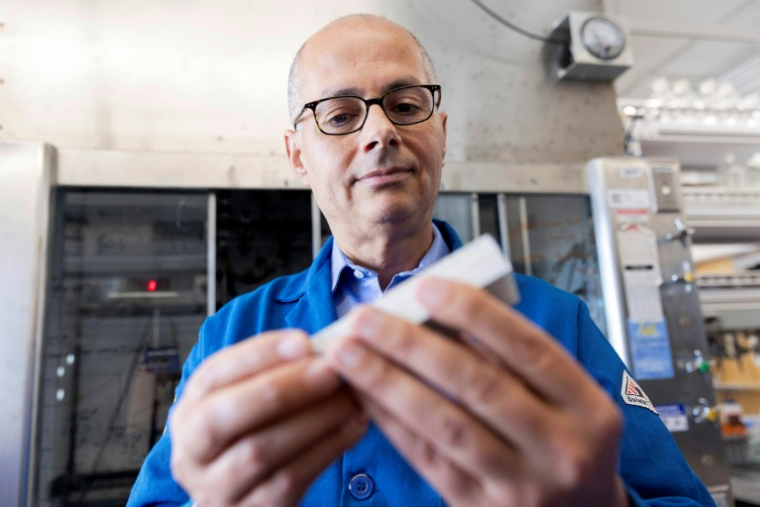 Photo du 30 septembre 2022, publiée le 8 octobre 2025 par l'Université de Californie à Berkeley, du chimiste américano-jordanien Omar Yaghi à Berkeley ( Université de Californie à Berkeley / Brittany Hosea-Small )