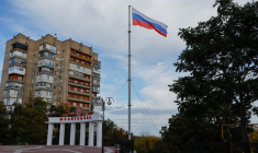 Photo d'archives d'un drapeau russe dans la ville de Melitopol