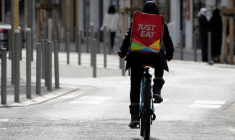 JUST EAT TAKEAWAY ENVISAGE DE VENDRE SA BRANCHE AMÉRICAINE GRUBHUB
