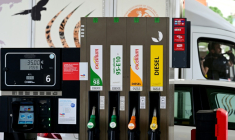 Des pompes à carburant dans une station-service TotalEnergies à Montpellier, le 9 mars 2026 ( AFP / Gabriel BOUYS )