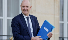 Roland Lescure, alors ministre de l'Industrie, à la sortie de l'Elysée, le 10 octobre 2022 à Paris ( AFP / Ludovic MARIN )