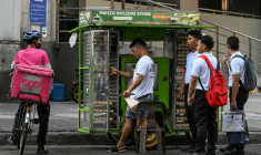 Un stand de "pandesal", des petits pains très appréciés au petit-déjeuner, à Manille, le 7 avril 2026 ( AFP / Jam STA ROSA )
