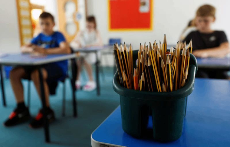 GRANDE-BRETAGNE: LES ÉCOLES, FERMÉES À CAUSE DU CORONAVIRUS, ROUVRENT LEURS PORTES
